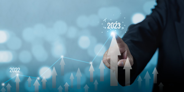 企業(yè)應(yīng)該如何調(diào)整和優(yōu)化年度經(jīng)營計劃？