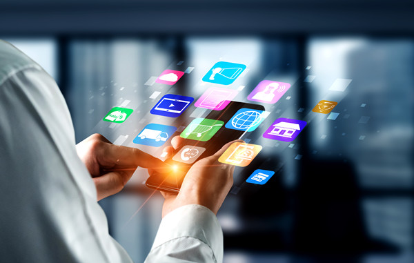 社交媒體營(yíng)銷：拓展品牌知名度，加強(qiáng)消費(fèi)者互動(dòng)