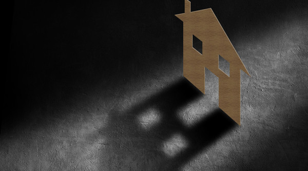 重慶傳統(tǒng)行業(yè)塌方，罪魁禍?zhǔn)拙故欠績(jī)r(jià)？