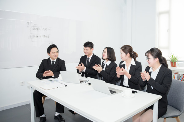 集團(tuán)人才梯隊(duì)建設(shè)：培養(yǎng)核心人才，提升企業(yè)競(jìng)爭(zhēng)力