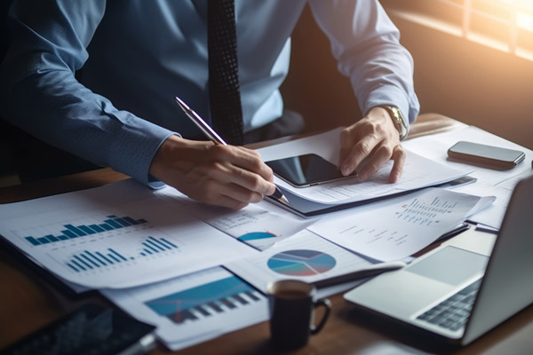 人力資源審計(jì):評(píng)估組織健康與合規(guī)性的關(guān)鍵 人力資源審計(jì):評(píng)估組織健康與合規(guī)性的關(guān)鍵