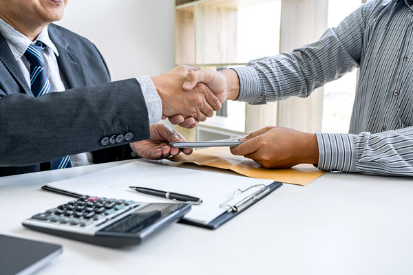 員工薪酬的確定與評估：公平、激勵與績效的結(jié)合