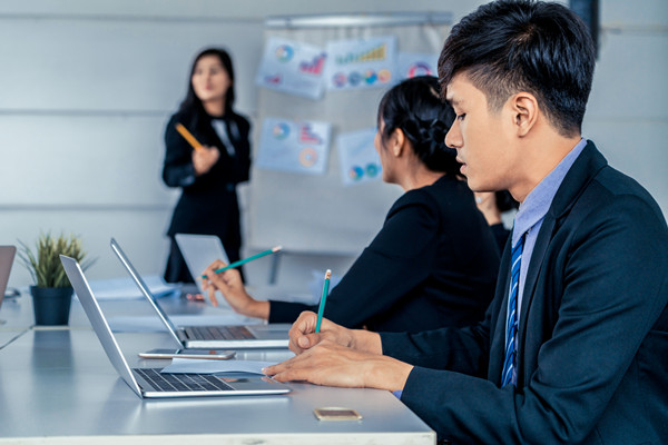 集團(tuán)管控：從分散到集中，打造高效協(xié)同的管控模式