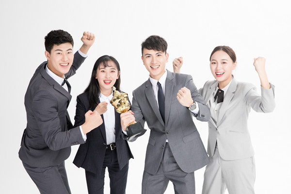 全面薪酬戰(zhàn)略實施：提升員工滿意度，提升企業(yè)績效