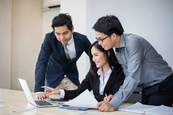 戰(zhàn)略落地與執(zhí)行:戰(zhàn)略咨詢公司的價(jià)值體現(xiàn) 戰(zhàn)略落地與執(zhí)行:戰(zhàn)略咨詢公司的價(jià)值體現(xiàn)