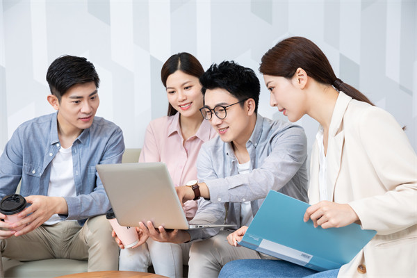 薪酬與員工發(fā)展：促進(jìn)員工成長(zhǎng)，提高工作動(dòng)力