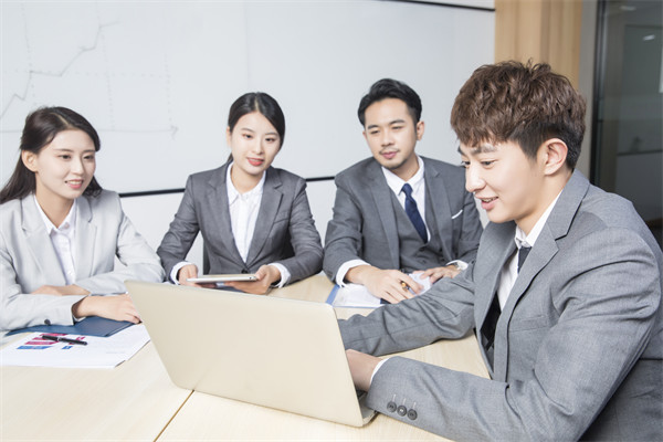 薪酬與員工發(fā)展：促進(jìn)員工成長(zhǎng)，提高工作動(dòng)力