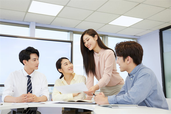 員工溝通與協(xié)調(diào):提升團隊協(xié)作效率的關(guān)鍵 員工溝通與協(xié)調(diào):提升團隊協(xié)作效率的關(guān)鍵