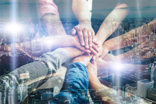 精準(zhǔn)集團(tuán)管控，提升企業(yè)核心競(jìng)爭(zhēng)力，引領(lǐng)行業(yè)變革