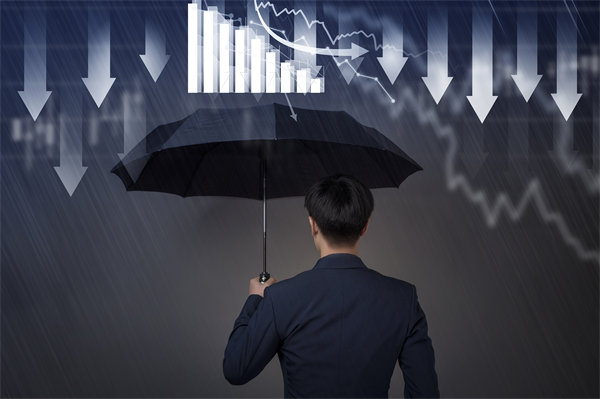 強(qiáng)化集團(tuán)風(fēng)險(xiǎn)防控，確保穩(wěn)健運(yùn)營(yíng)，守護(hù)企業(yè)安全