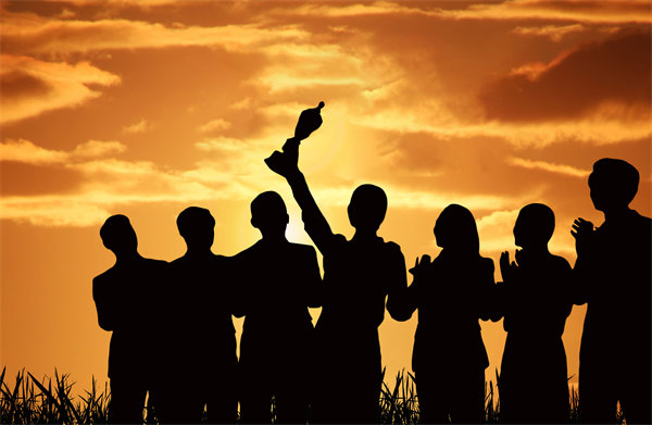 深化創(chuàng)新驅(qū)動，落實年度經(jīng)營計劃，推動企業(yè)跨越發(fā)展