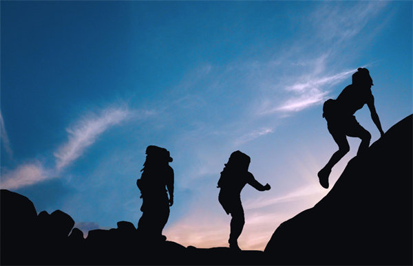 突破瓶頸，挑戰(zhàn)極限：年度經(jīng)營計(jì)劃挑戰(zhàn)與機(jī)遇并存