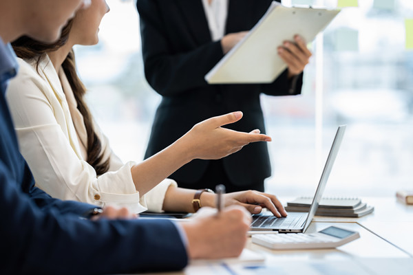 引領(lǐng)行業(yè)未來(lái)趨勢(shì)，打造集團(tuán)管控的智能化創(chuàng)新標(biāo)桿