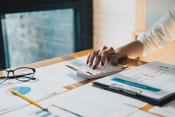 公司年度經(jīng)營(yíng)計(jì)劃實(shí)現(xiàn)目標(biāo)的關(guān)鍵舉措有哪些？