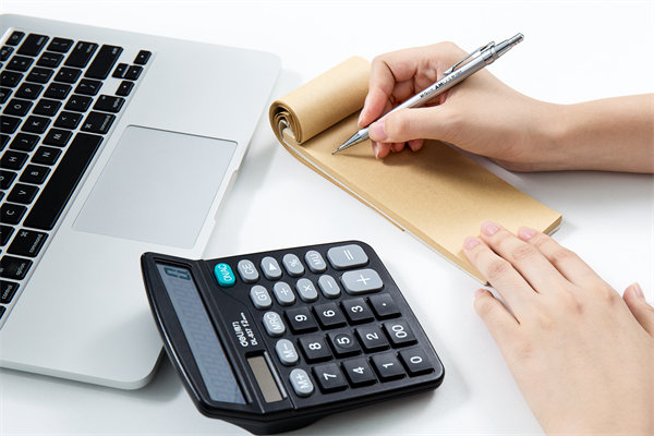 如何評(píng)估公司的薪酬水平在行業(yè)中的競(jìng)爭(zhēng)力如何？