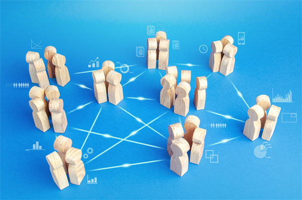 全球化運(yùn)營中，集團(tuán)管控面臨哪些新挑戰(zhàn)及應(yīng)對策略？