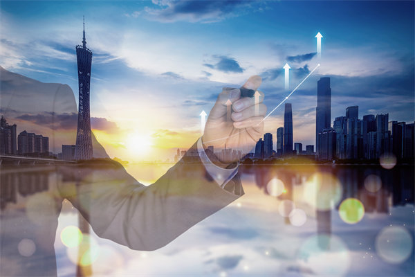 在薪酬體系設(shè)計(jì)時(shí)，應(yīng)如何考慮行業(yè)標(biāo)準(zhǔn)和市場變化？