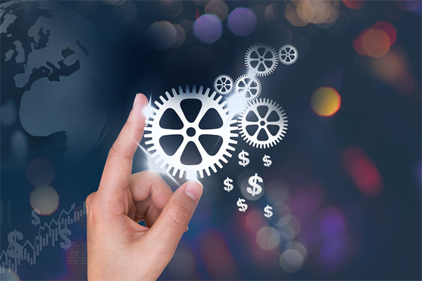 在薪酬體系設(shè)計(jì)時(shí)，應(yīng)如何考慮行業(yè)標(biāo)準(zhǔn)和市場變化？