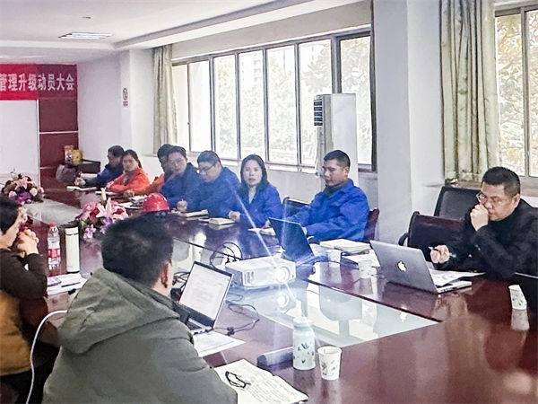 天河股份董秘兼副總經(jīng)理王麗女士 天河股份董秘兼副總經(jīng)理王麗女士