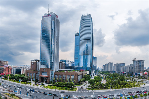 企業(yè)卡在增長(zhǎng)瓶頸管理老套，東莞管理咨詢能劈開(kāi)新路嗎？